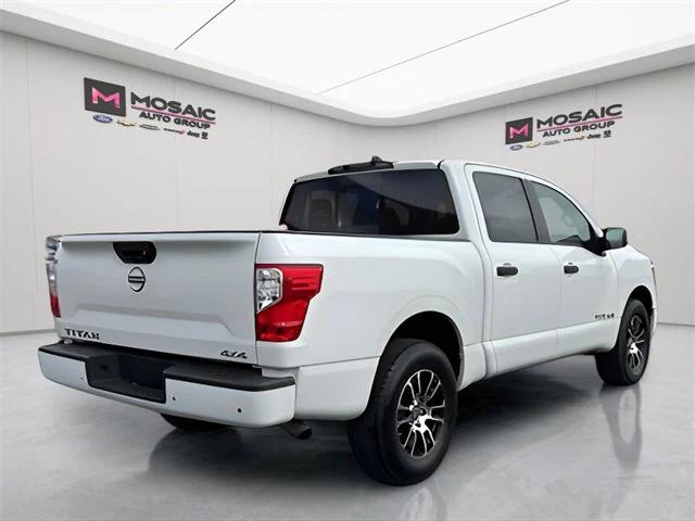 2023 Nissan TITAN Crew Cab SV 4x4