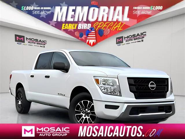 2023 Nissan TITAN Crew Cab SV 4x4