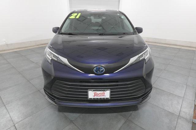 2021 Toyota Sienna LE