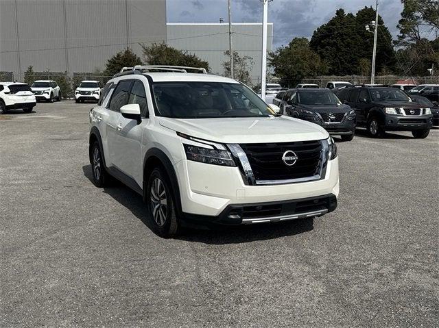 2024 Nissan Pathfinder SL FWD