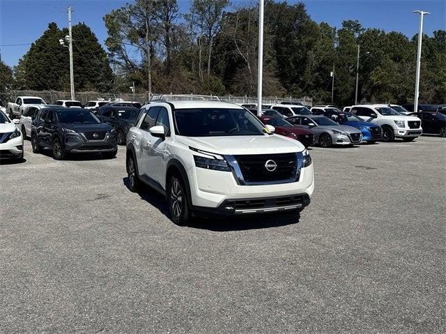 2024 Nissan Pathfinder SL 4WD
