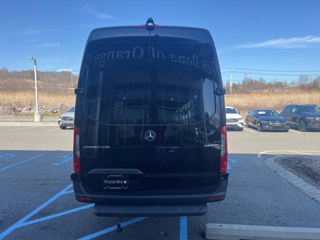 2025 Mercedes-Benz Sprinter 3500 Cargo 170 WB