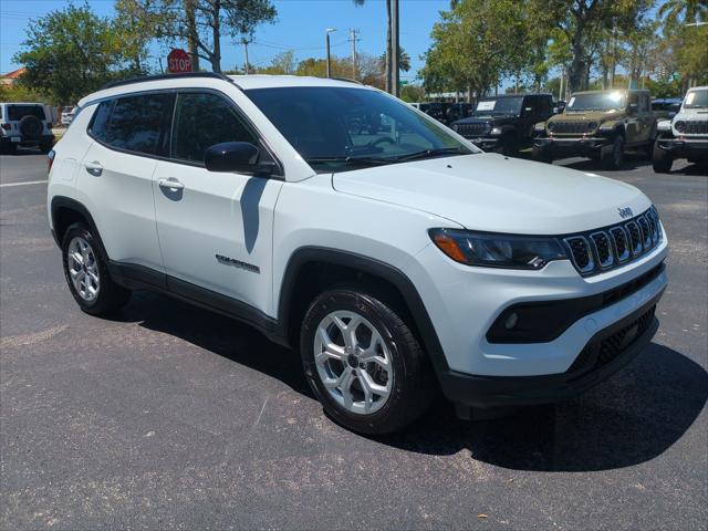 2025 Jeep Compass COMPASS LATITUDE 4X4