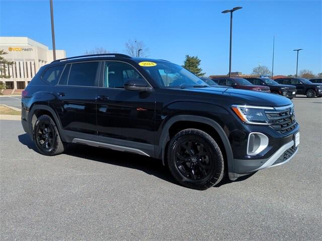 2024 Volkswagen Atlas 2.0T Peak Edition SEL