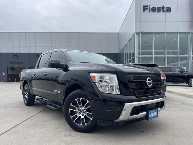 2022 Nissan TITAN Crew Cab SV 4x2