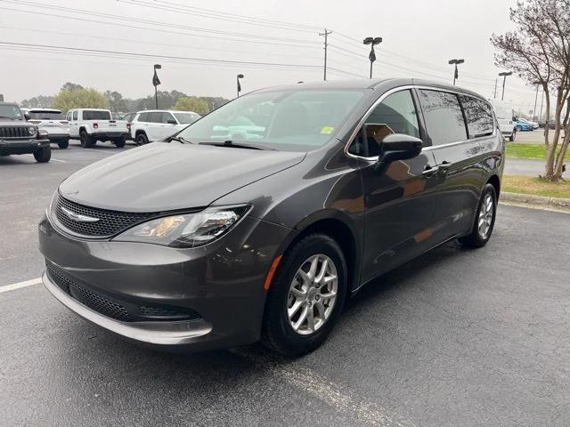 2022 Chrysler Voyager LX