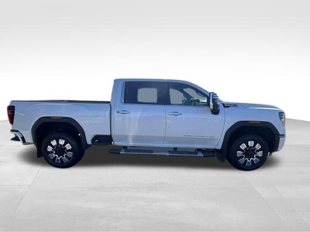 2024 GMC Sierra 3500HD 4WD Crew Cab Standard Bed Denali