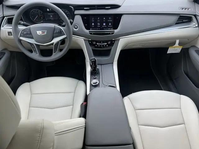 2025 Cadillac XT5 FWD Premium Luxury