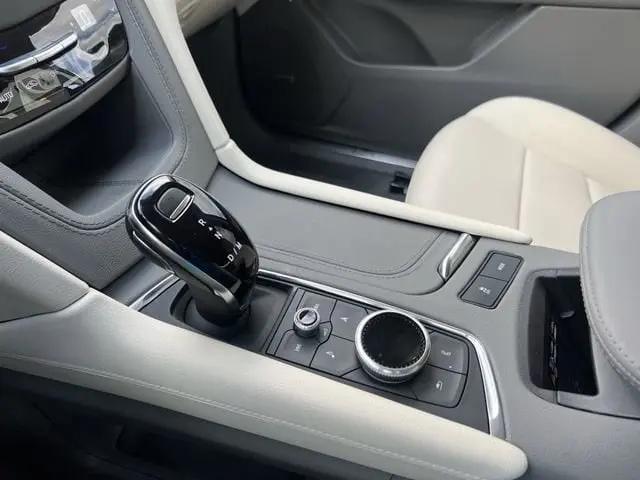 2025 Cadillac XT5 FWD Premium Luxury