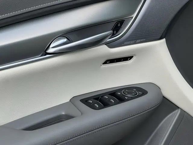 2025 Cadillac XT5 FWD Premium Luxury