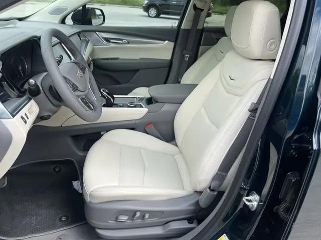 2025 Cadillac XT5 FWD Premium Luxury