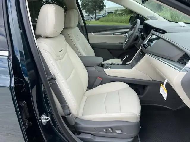 2025 Cadillac XT5 FWD Premium Luxury