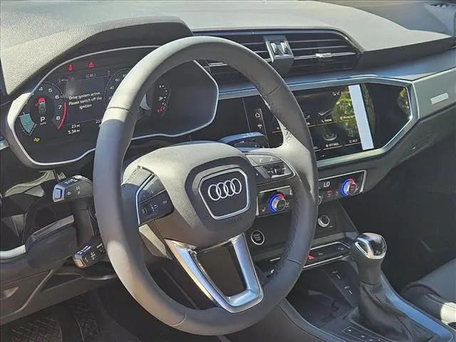2025 Audi Q3 Premium 45 TFSI S line quattro Tiptronic