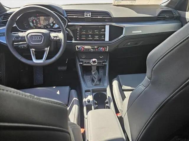 2025 Audi Q3 Premium 45 TFSI S line quattro Tiptronic