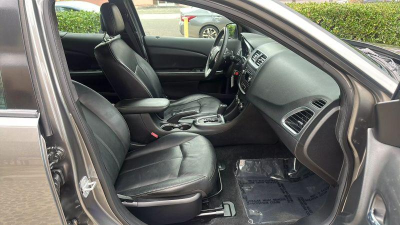 2013 Dodge Avenger SXT