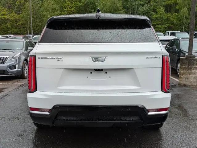 2025 Cadillac Escalade Luxury 2
