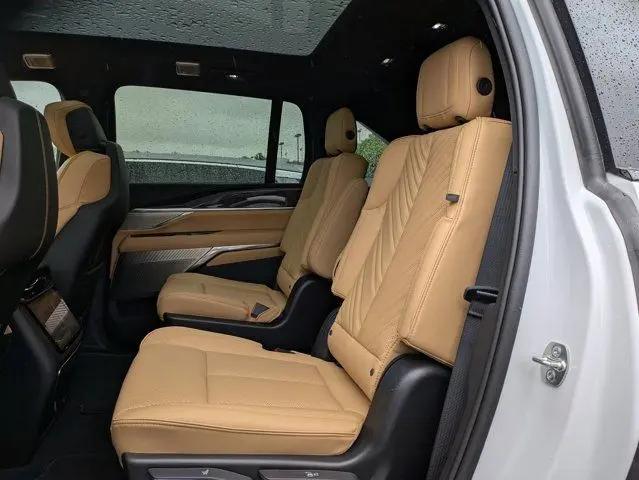 2025 Cadillac Escalade Luxury 2