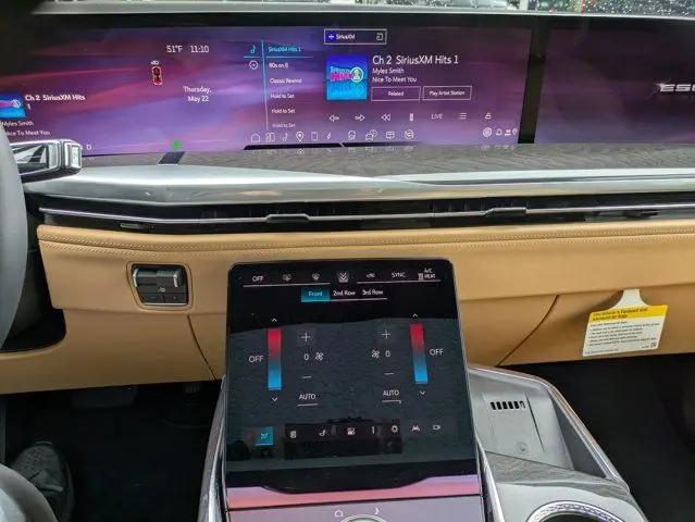 2025 Cadillac Escalade Luxury 2