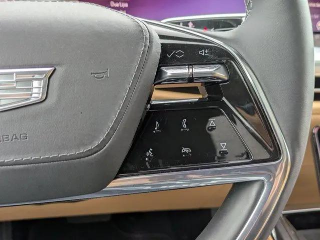 2025 Cadillac Escalade Luxury 2