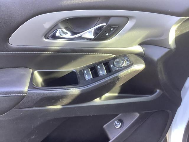 2023 Chevrolet Traverse AWD LT Cloth