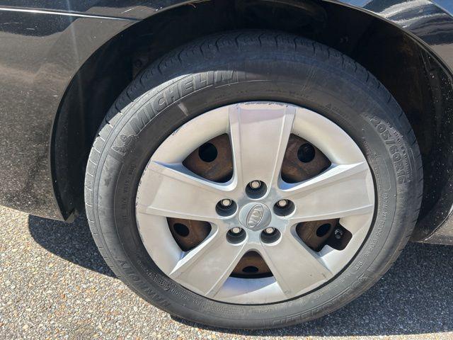Used 2009 Kia Rondo For Sale in Muscle Shoals, AL