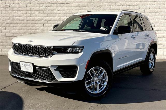 2025 Jeep Grand Cherokee GRAND CHEROKEE LAREDO X 4X4