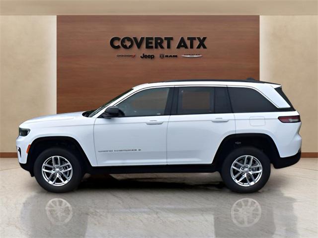 2025 Jeep Grand Cherokee GRAND CHEROKEE LAREDO X 4X4
