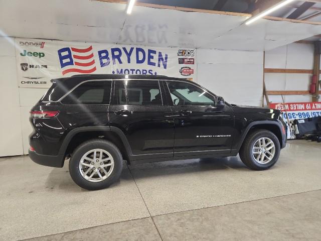 2025 Jeep Grand Cherokee GRAND CHEROKEE LAREDO X 4X4