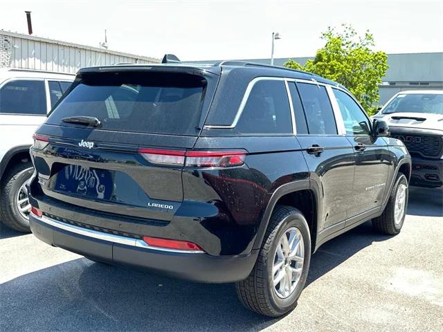 2025 Jeep Grand Cherokee GRAND CHEROKEE LAREDO X 4X4