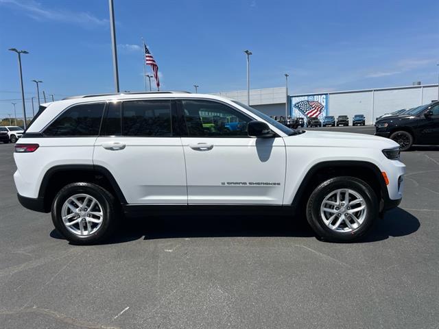 2025 Jeep Grand Cherokee GRAND CHEROKEE LAREDO X 4X2