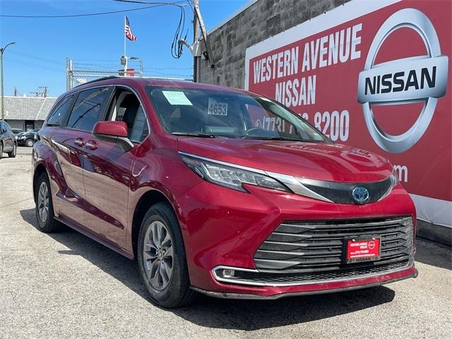 2023 Toyota Sienna XLE