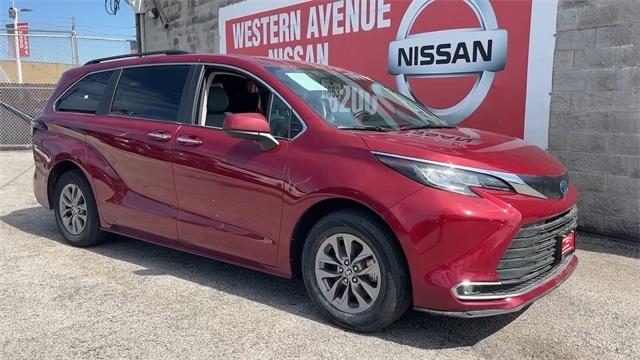 2023 Toyota Sienna XLE