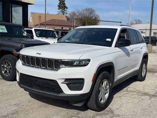 2023 Jeep Grand Cherokee Laredo 4x4