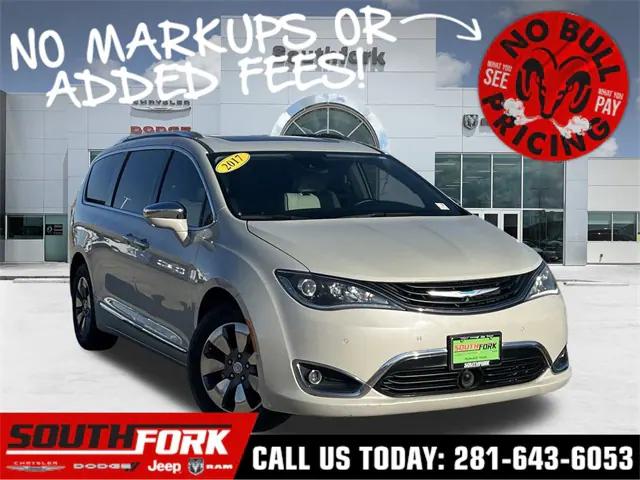2017 Chrysler Pacifica Hybrid Platinum