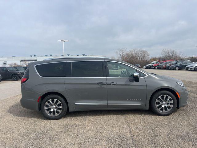 2025 Chrysler Pacifica Hybrid PACIFICA PLUG-IN HYBRID PINNACLE