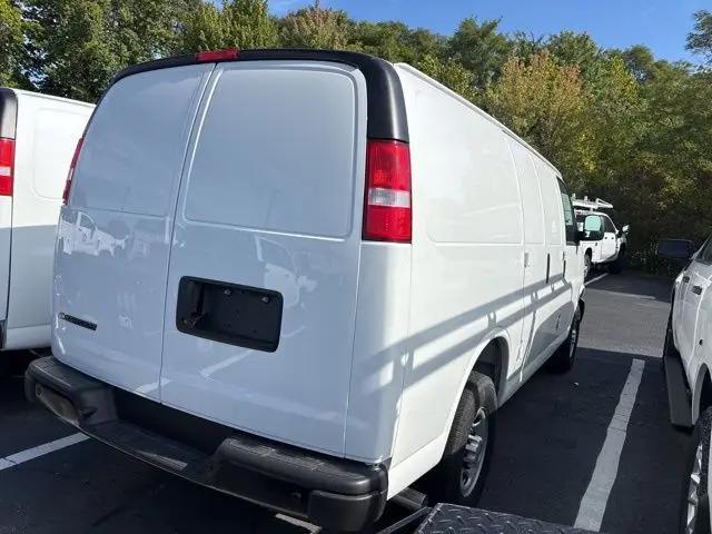 2025 Chevrolet Express Cargo Van RWD 2500 Regular Wheelbase WT