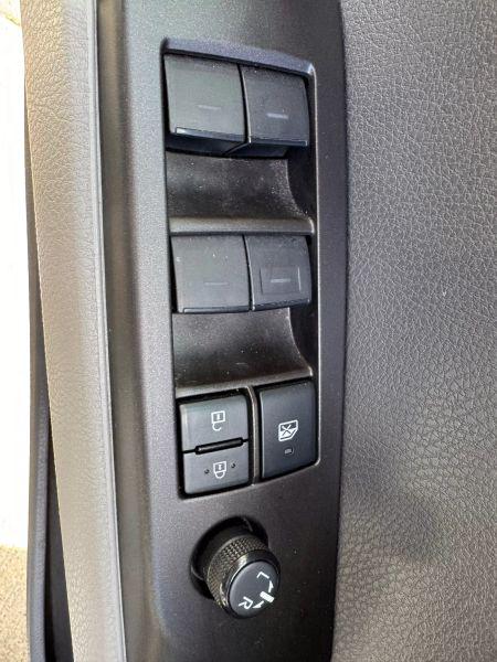 2021 Toyota Camry LE Hybrid