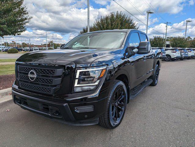 2024 Nissan TITAN Crew Cab SV 4x2