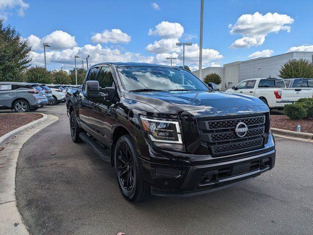 2024 Nissan TITAN Crew Cab SV 4x2