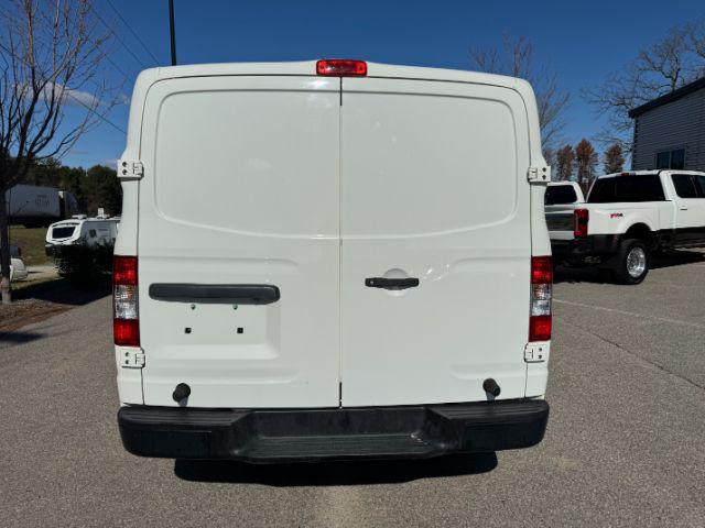 2021 Nissan 1500 S Standard Roof V6