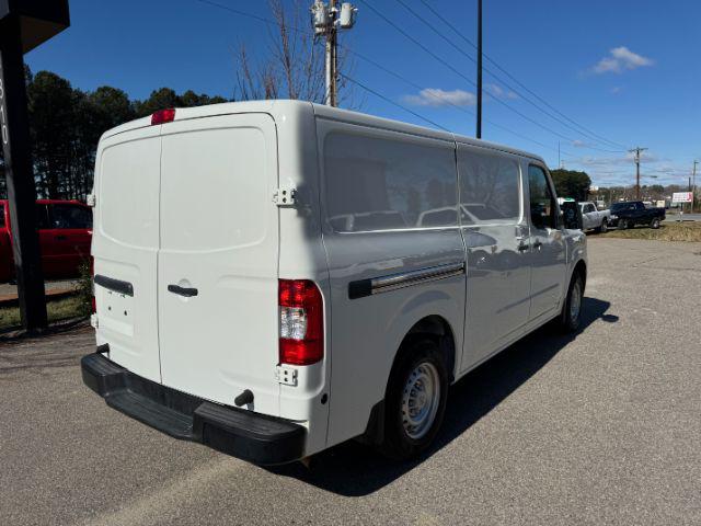 2021 Nissan 1500 S Standard Roof V6