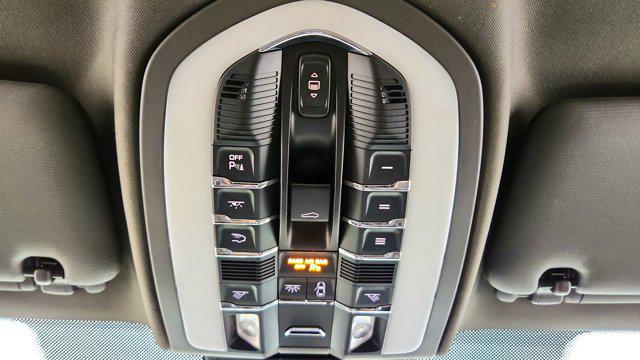 2017 Porsche Cayenne Platinum Edition