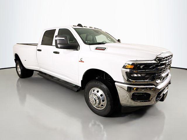 2025 RAM Ram 3500 RAM 3500 TRADESMAN CREW CAB 4X4 8 BOX