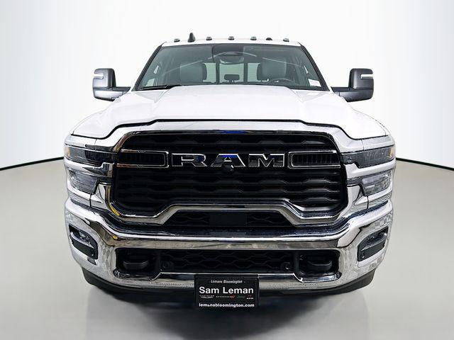 2025 RAM Ram 3500 RAM 3500 TRADESMAN CREW CAB 4X4 8 BOX