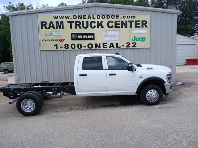 2025 RAM Ram 3500 Chassis Cab RAM 3500 TRADESMAN CREW CAB CHASSIS 4X4 60 CA