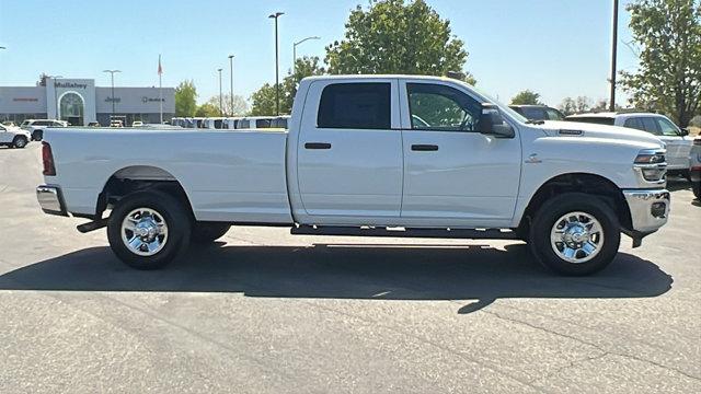 2025 RAM Ram 3500 RAM 3500 TRADESMAN CREW CAB 4X4 8 BOX