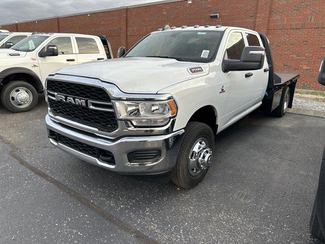 2024 RAM Ram 3500 Chassis Cab RAM 3500 TRADESMAN CREW CAB CHASSIS 4X4 60 CA