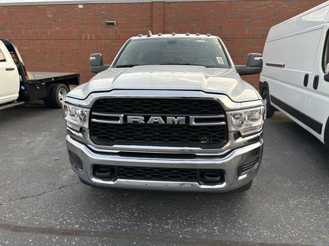 2024 RAM Ram 3500 Chassis Cab RAM 3500 TRADESMAN CREW CAB CHASSIS 4X4 60 CA