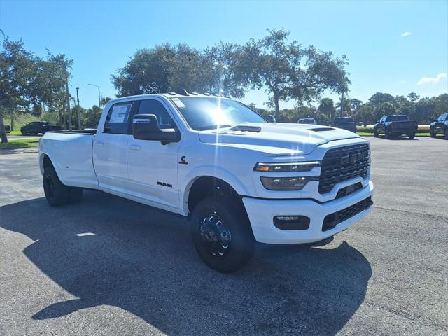 2025 RAM Ram 3500 RAM 3500 LIMITED CREW CAB 4X4 8 BOX