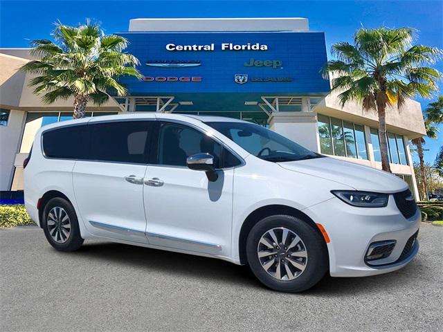 2023 Chrysler Pacifica Hybrid Limited